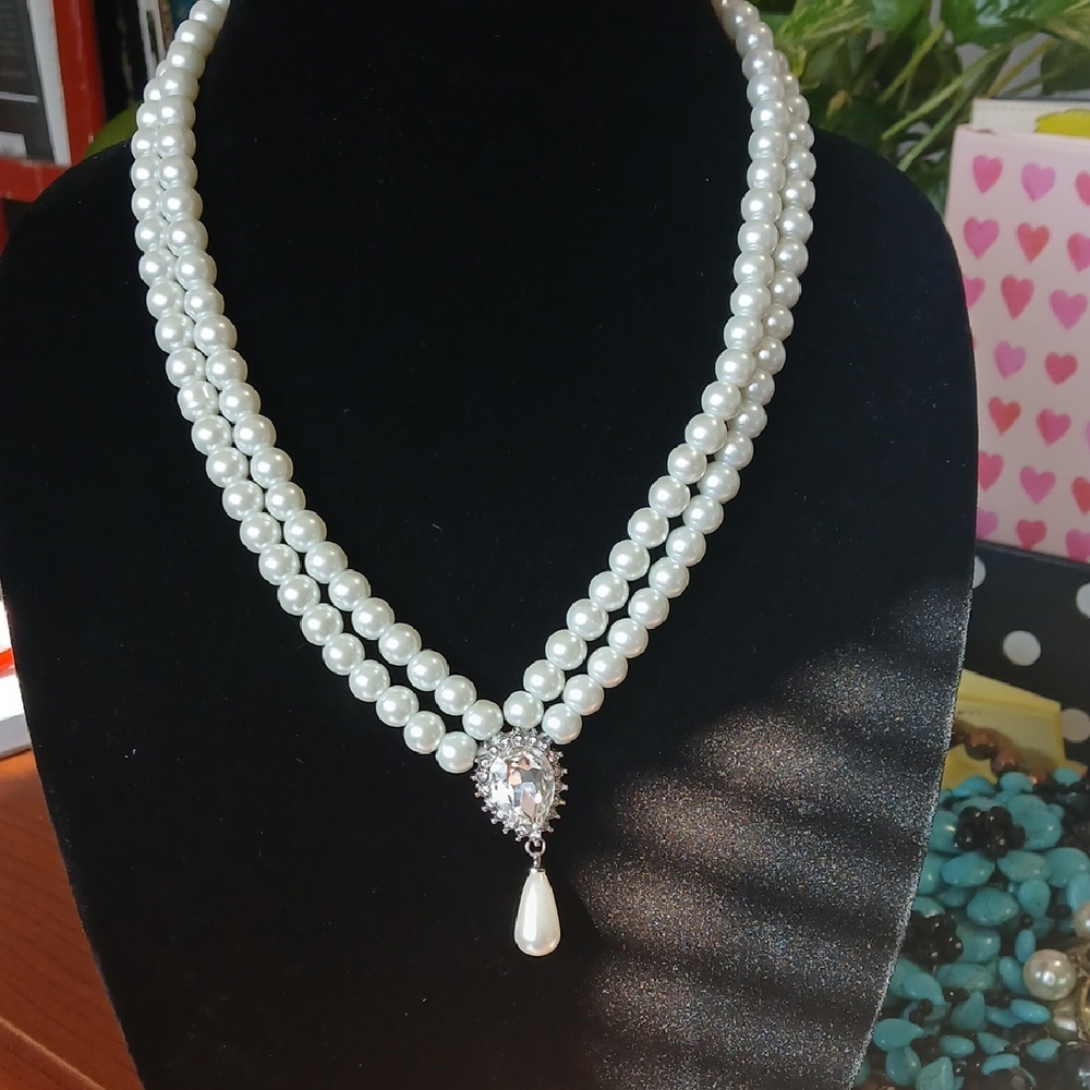 Elegant Pearl Necklace with Silver Pendant